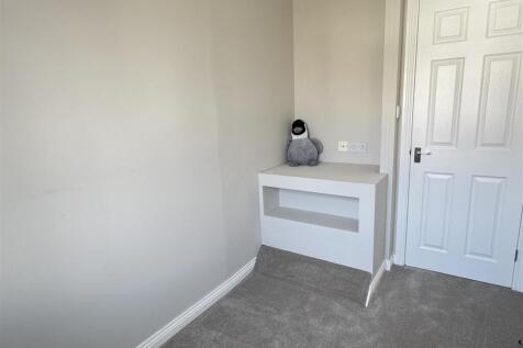 Bedroom 3: