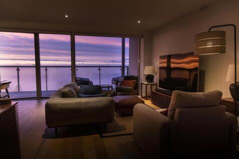 Living Area: