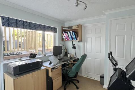 Bedroom/Office