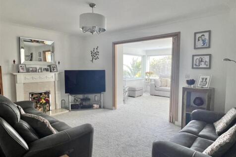 Extended Lounge/Family Room