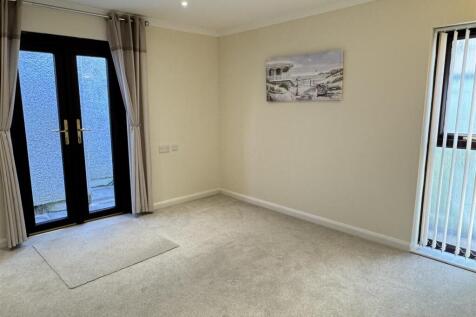 Ground Floor Bedroom/Reception Room