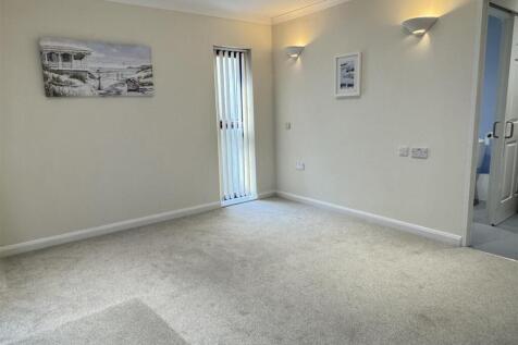 Ground Floor Bedroom/Reception Room