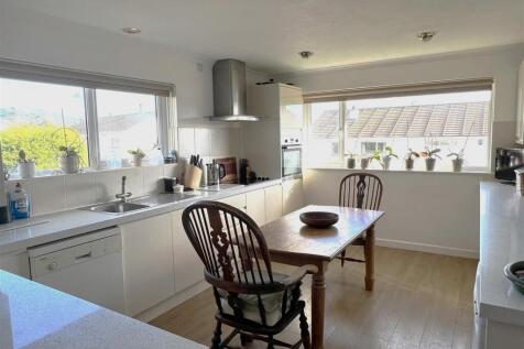 Kitchen: