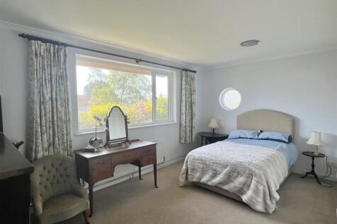 Bedroom: