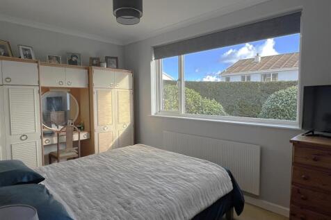 Bedroom: