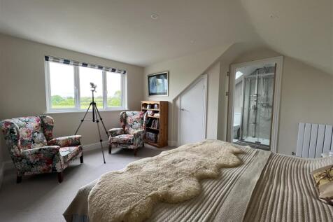 Bedroom: