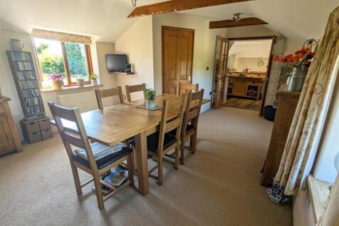 Dining Room 1.jpg