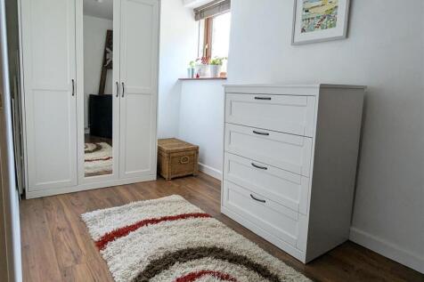Bedroom: