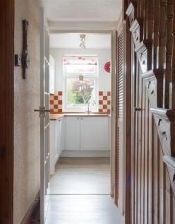 3MV_hall-way-to-kitchen.jpg
