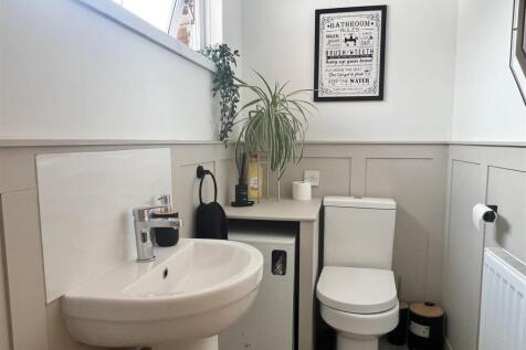 Cloakroom/WC