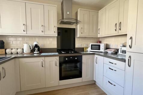 Kitchen: