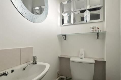 Cloakroom/WC
