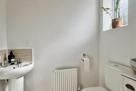 Cloakroom/WC