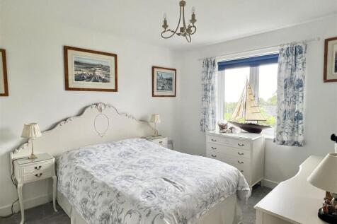 Bedroom 3: