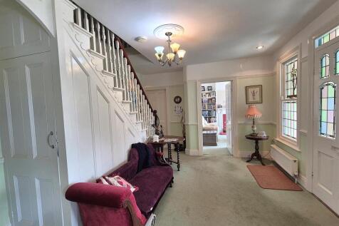 Entrance Hall.jpg