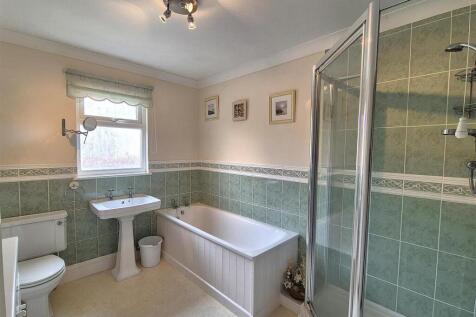 Bathroom.jpg