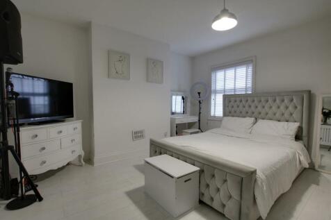BEDROOM FIVE