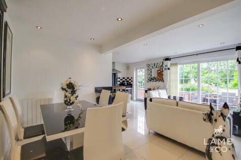 SITTING/DINING ROOOM