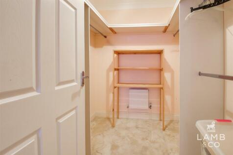 DRESSING ROOM