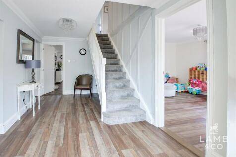 ENTRANCE HALLWAY