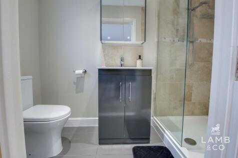 EN SUITE
