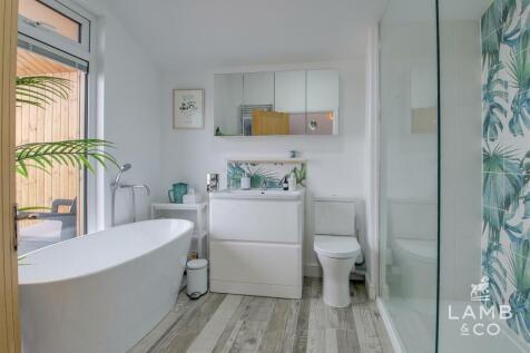 EN SUITE