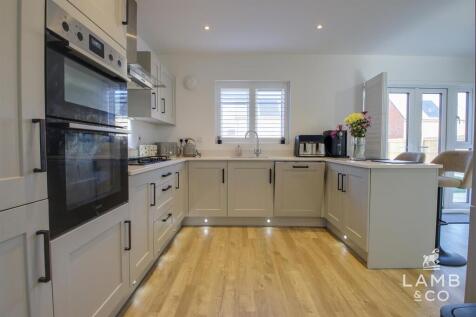 KITCHEN/BREAKFAST ROOM