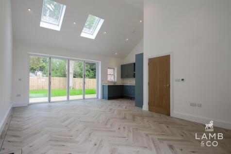 LIVING/KITCHEN/DINING AREA
