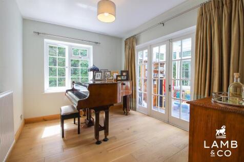 SITTING ROOM