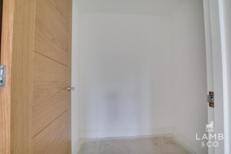 DRESSING ROOM