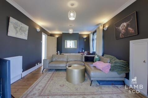 LOUNGE/DINER