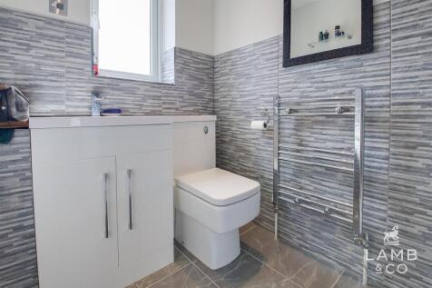 EN SUITE