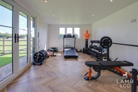 GYM/SAUNA ROOM