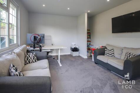 DOUBLE GARAGE
