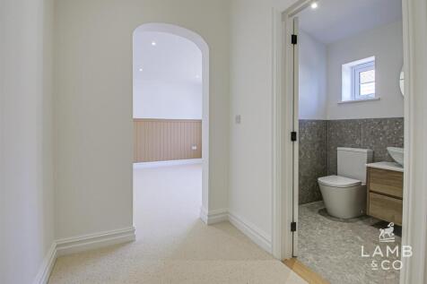 DRESSING AREA