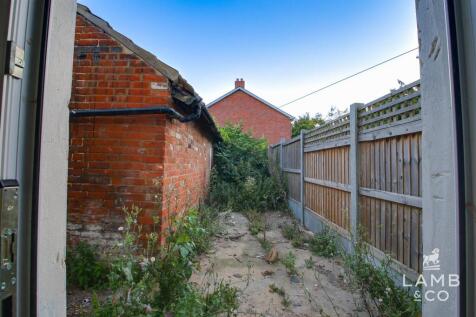 REAR COURTYARD