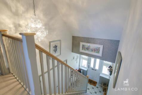 FIRST FLOOR LANDING