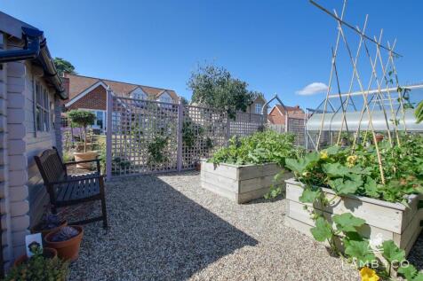 VEGETABLE GARDEN