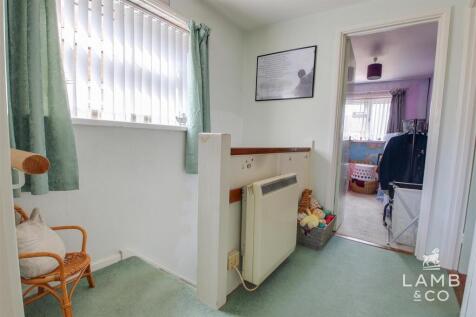 FIRST FLOOR LANDING