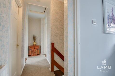 FIRST FLOOR LANDING