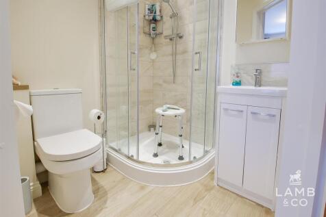 EN SUITE