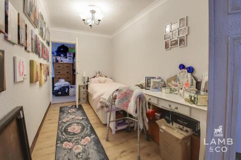 DRESSING ROOM