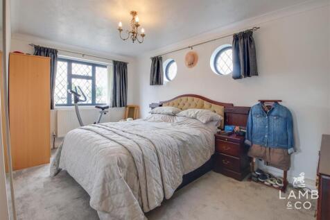 GROUND FLOOR BEDROOM