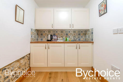 Studio Kitchen