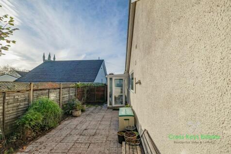 Front &amp; Rear Gardens