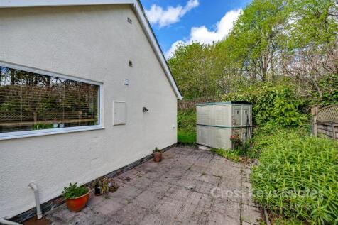 Front &amp; Rear Gardens