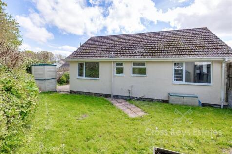 Front &amp; Rear Gardens