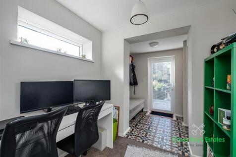 Dressing Room / Study