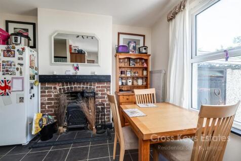 Kitchen/Dining Area