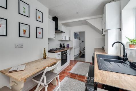 Kitchen / Dining Area